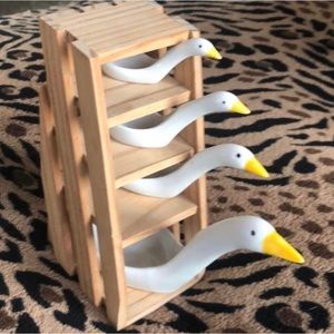 Avon measuring spoons